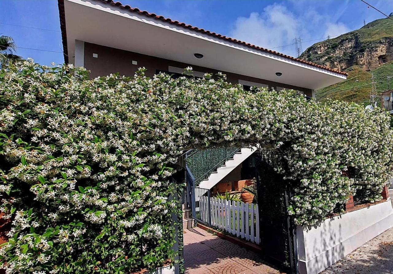 مبيت وإفطار يوتْسْوولْ La Casa Di Barry المظهر الخارجي الصورة